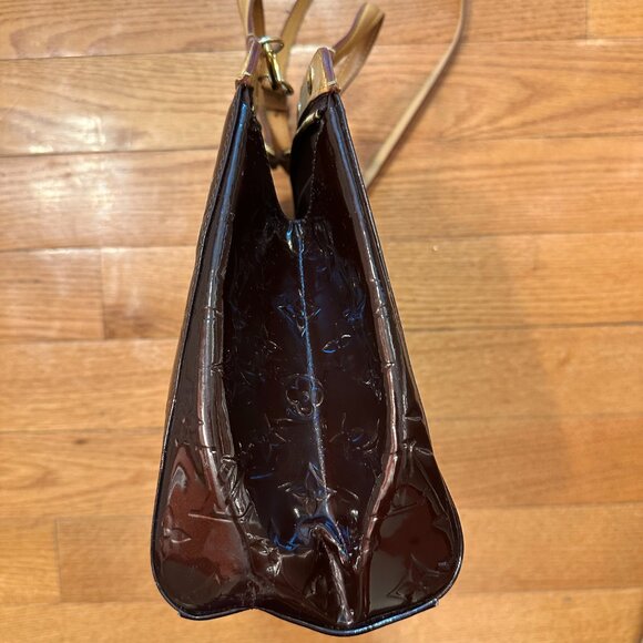 Louis Vuitton Amarante Monogram Vernis Leather Brea MM Bag - Picture 7 of 7